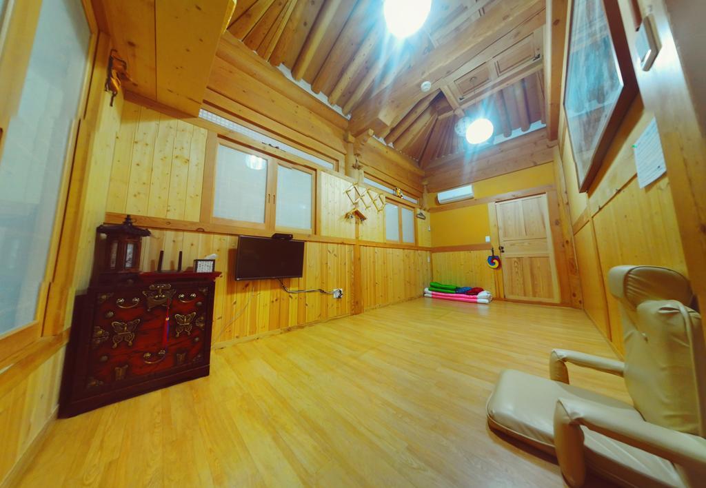 Hanok Guesthouse Jangsoo Чонджу Номер фото