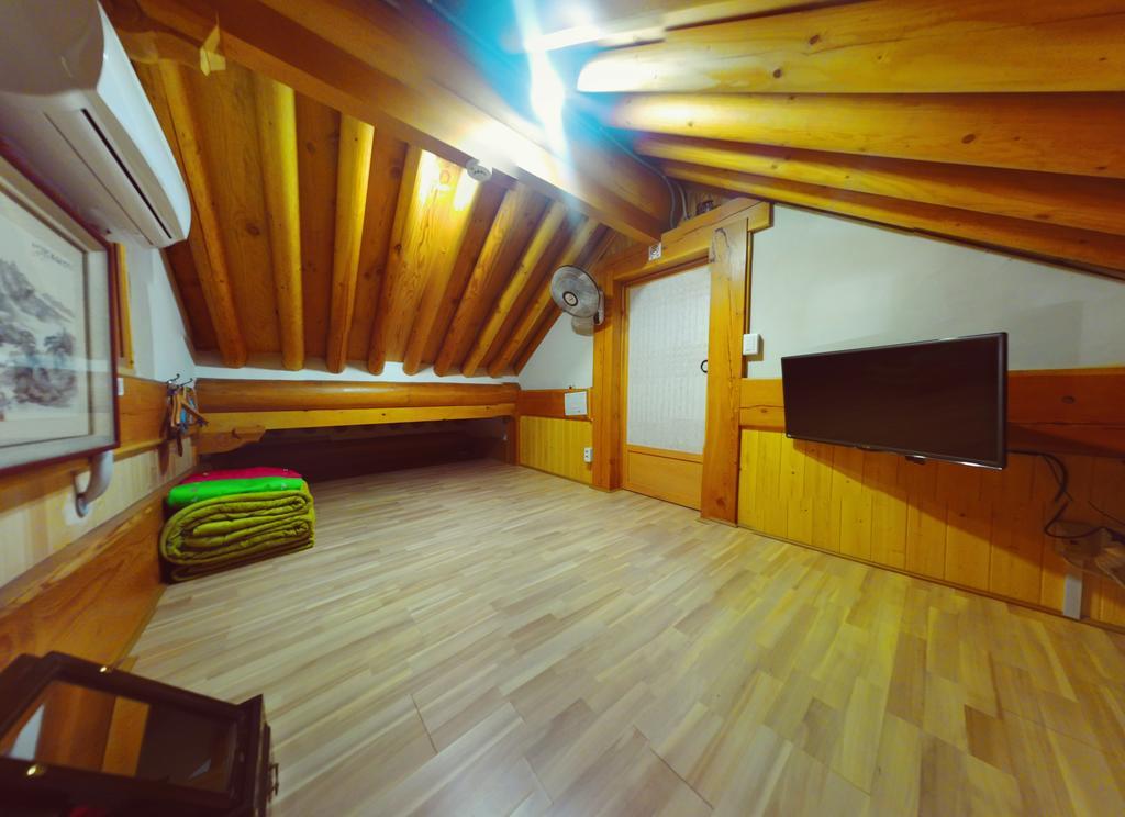 Hanok Guesthouse Jangsoo Чонджу Номер фото
